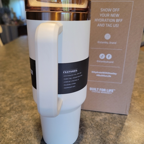 Stanley Quencher 40 oz Stanley x Magnolia cream and copper Rare NIB - Picture 4 of 16